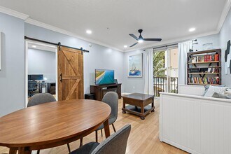 560 S Sapodilla Ave in West Palm Beach, FL - Building Photo - Building Photo