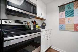 128 Du Rhu Dr in Mobile, AL - Foto de edificio - Building Photo