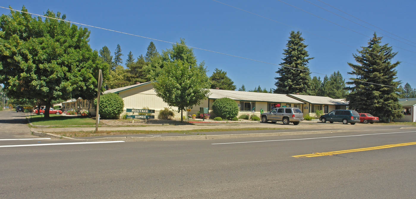 Heritage Homes in Deer Park, WA - Foto de edificio