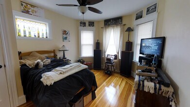 332 Beacon St, Unit 2 in Somerville, MA - Building Photo - Building Photo