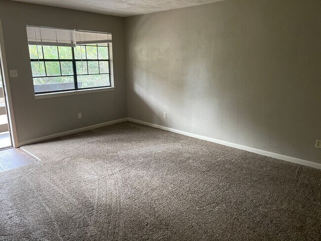 2519 Old Bainbridge Rd-Unit -B in Tallahassee, FL - Building Photo - Building Photo