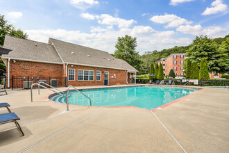 Westmont Commons in Asheville, NC - Foto de edificio - Building Photo