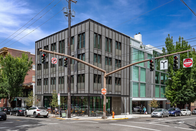 2291 NW Glisan St in Portland, OR - Foto de edificio - Building Photo