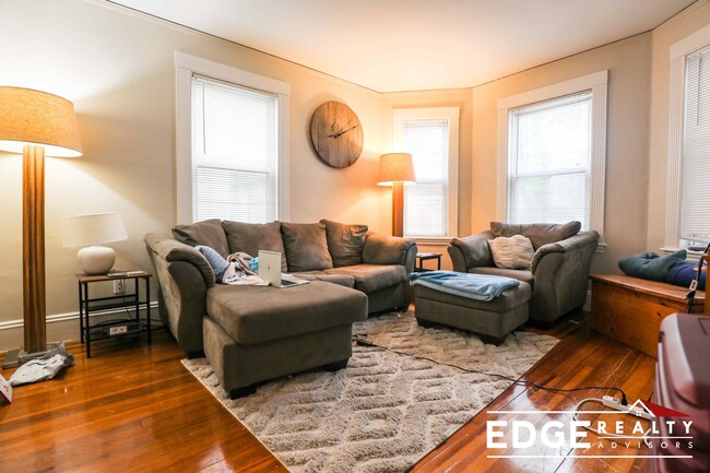 property at 39 Montfern Ave