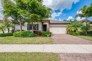 11976 Blazing Star Dr in Venice, FL - Building Photo