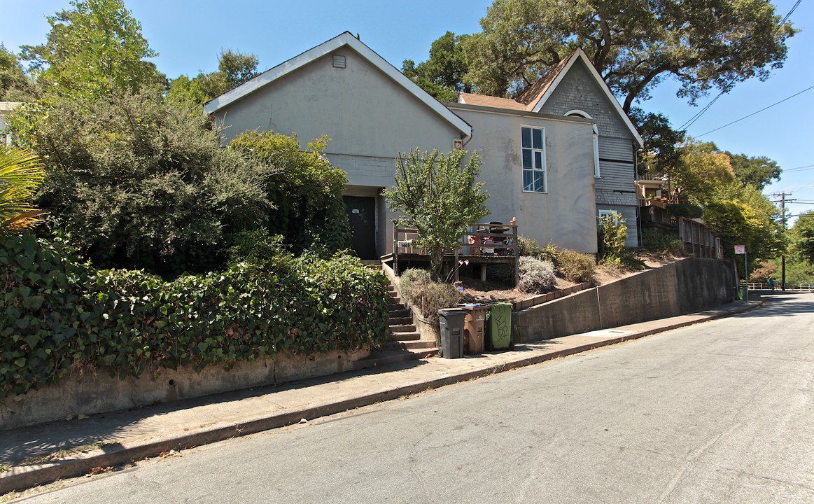 1405 San Anselmo Ave in San Anselmo, CA - Building Photo