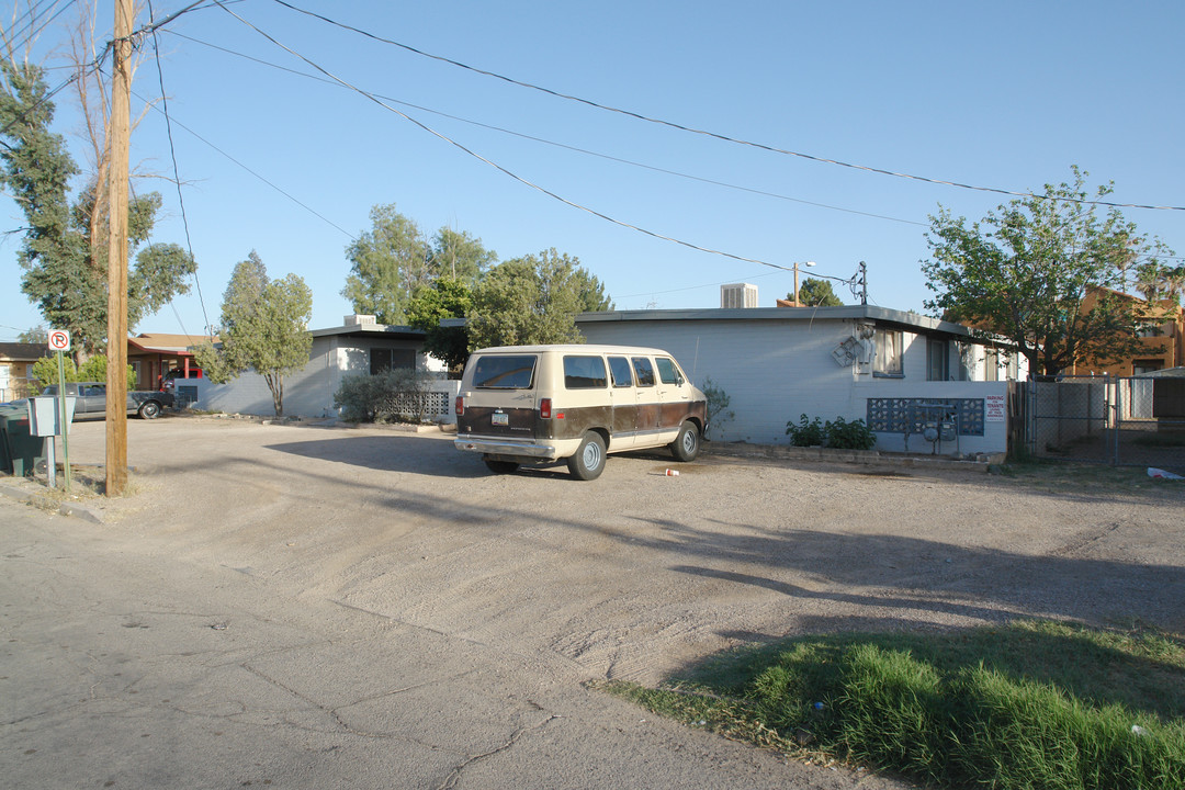 740 E Pastime Rd in Tucson, AZ - Building Photo