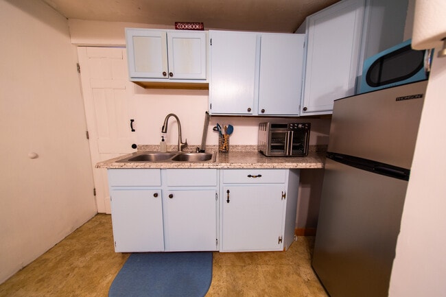 2405 45th St in Parkersburg, WV - Foto de edificio - Building Photo