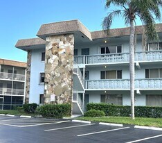 2000 Springdale Blvd in Palm Springs, FL - Building Photo