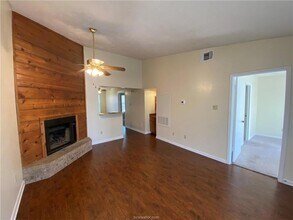 1900 Woodsman Dr in College Station, TX - Building Photo - Building Photo