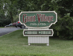 Grant Village Apartments in Janesville, WI - Building Photo - Building Photo