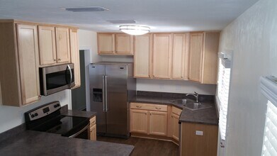 914 Hawthorne St in Tallahassee, FL - Building Photo - Building Photo