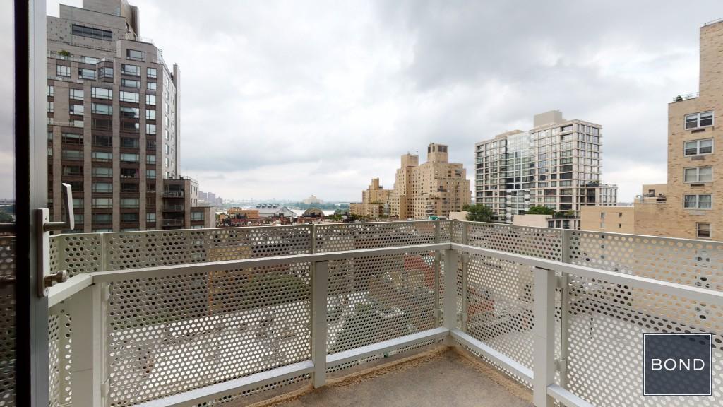 515 East 86th St-Unit -905 in New York, NY - Building Photo