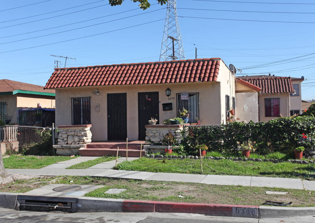 6348 Hollenbeck St in Huntington Park, CA - Foto de edificio