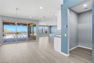 2604 Evolutionary Ln in Las Vegas, NV - Building Photo - Building Photo
