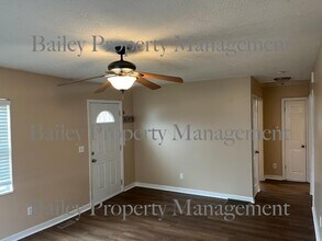 1613 Pershing Ave in Louisville, KY - Building Photo - Building Photo