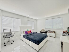 927 SW 18th Ave in Miami, FL - Building Photo - Building Photo