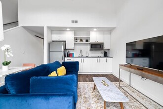 49 Navasota St in Austin, TX - Foto de edificio - Building Photo