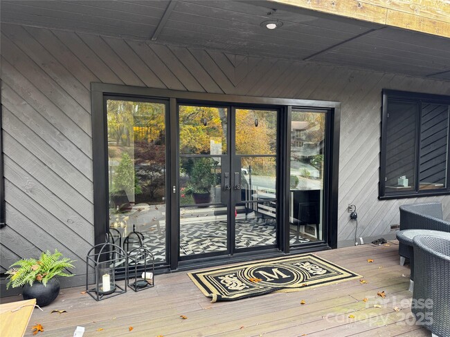 210 Hargett Ct in Charlotte, NC - Building Photo - Building Photo