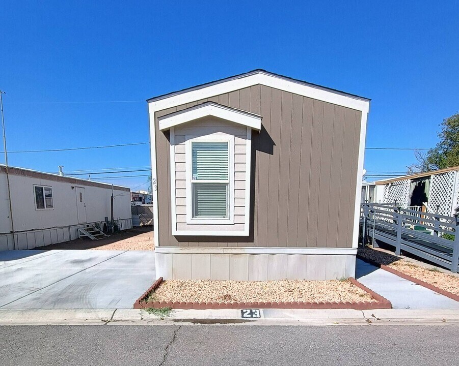 4388 E Lake Mead Blvd in Las Vegas, NV - Building Photo