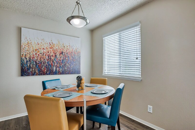 5726 59th St Ct W in University Place, WA - Building Photo