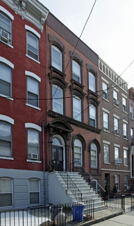 613 Hudson St in Hoboken, NJ - Foto de edificio