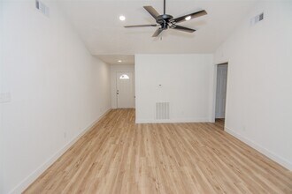12811 Sandy Hook Dr in Houston, TX - Building Photo - Building Photo