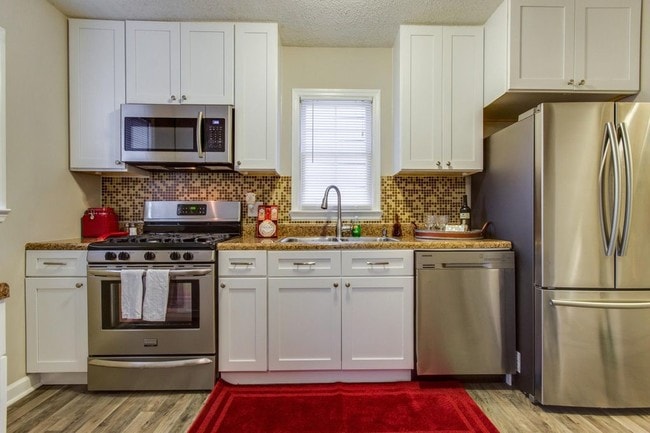 property at 221 Fishburne St