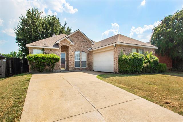 1104 Oak St in Wylie, TX - Building Photo