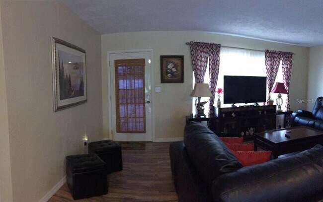 3680 Whiting Dr SE in St. Petersburg, FL - Building Photo - Building Photo