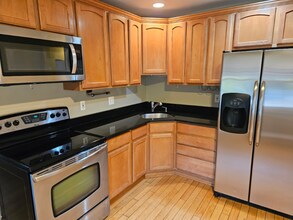1409 Gardenia Ave in Royal Oak, MI - Building Photo - Building Photo