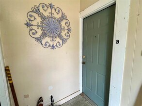 1002 Gregg St-Unit -B in Denton, TX - Building Photo - Building Photo