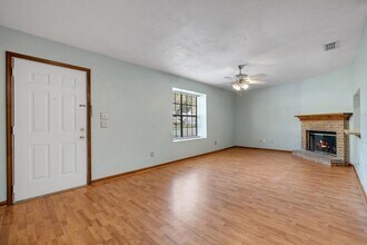 2057 Victory Garden Ln in Tallahassee, FL - Building Photo - Building Photo