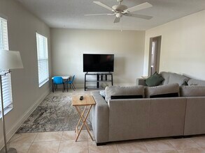 105 N Bay Hills Blvd in Safety Harbor, FL - Foto de edificio - Building Photo