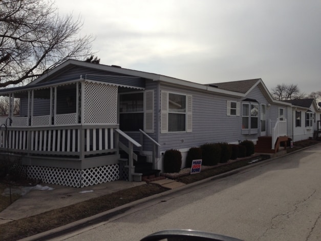 La Grange Estates in La Grange, IL - Building Photo