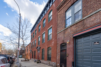 434 Waverly Ave in Brooklyn, NY - Foto de edificio - Building Photo
