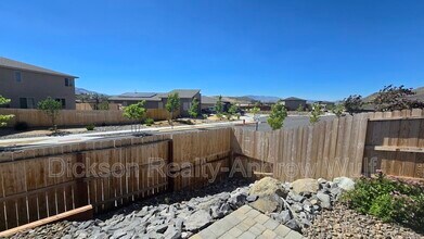 401 Pasillo Ct in Reno, NV - Building Photo - Building Photo