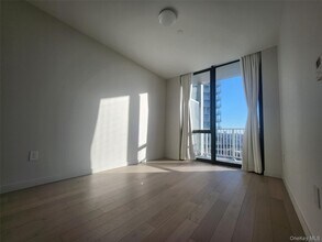 131-02A-131-040 40th Rd in Queens, NY - Building Photo - Building Photo