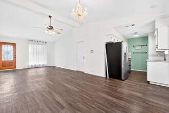 8408 Maine Dr in Austin, TX - Building Photo - Building Photo