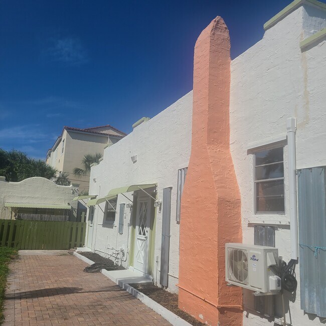 319 Kenilworth Blvd, Unit 319 in West Palm Beach, FL - Building Photo - Building Photo