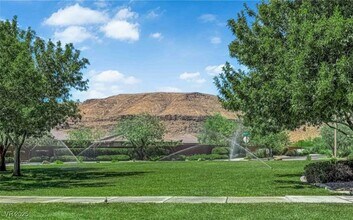 5466 Fawn Chase Way in Las Vegas, NV - Building Photo - Building Photo