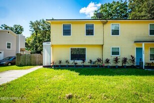 1016 Assisi Ln in Jacksonville, FL - Building Photo