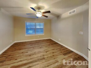 13827 102nd Pl N in Maple Grove, MN - Building Photo - Building Photo