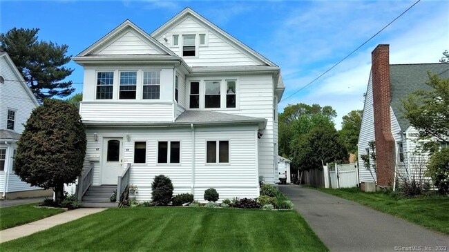 property at 60 Woodmere Rd