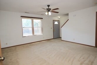 924 W Belmont Ave in Lincoln, NE - Building Photo - Building Photo