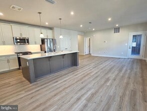 14401 Milk Thistle Ln in Chantilly, VA - Building Photo - Building Photo