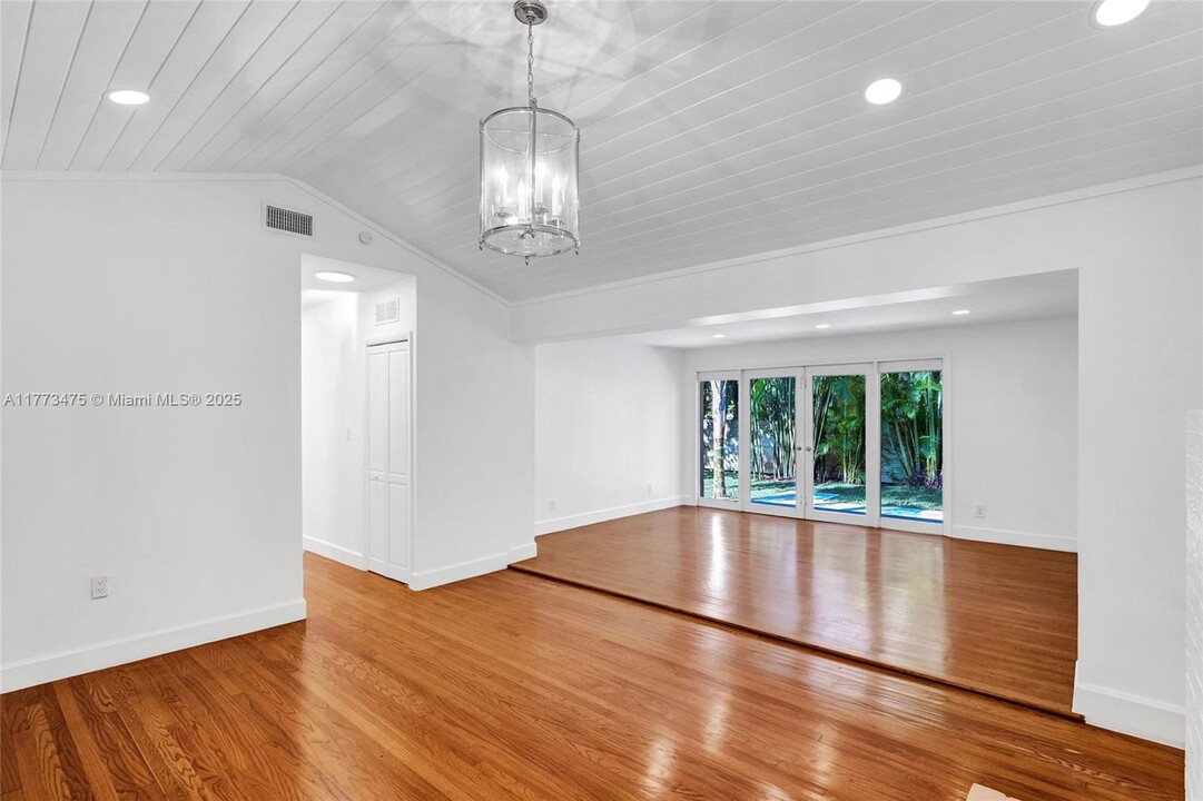 20 NW 101st St in Miami Shores, FL - Foto de edificio