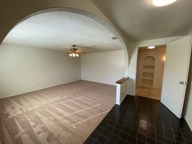 9033 La Valencia Ct in Elk Grove, CA - Building Photo - Building Photo