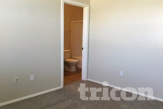 2355 E Huntington Dr in Phoenix, AZ - Building Photo - Building Photo