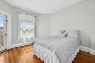 28 Stanton Rd, Unit 6 in Brookline, MA - Building Photo - Building Photo